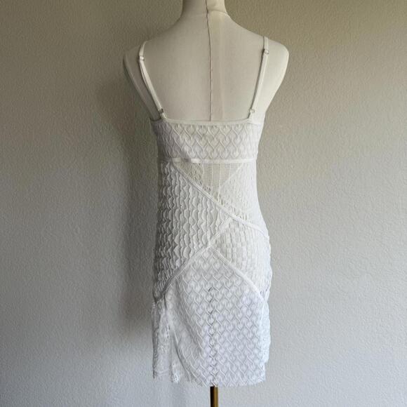 For Love And Lemons Crochet White Dress Size S BNWOT - Picture 4 of 8